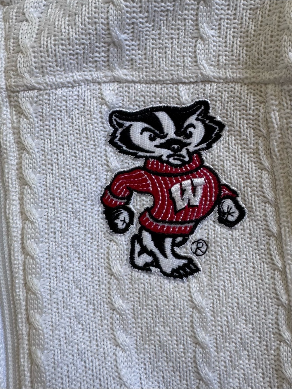 Wisconsin Badgers G-lll By Carl Banks Women’s Full Zip Sweater Fleece White XS - Picture 2 of 9